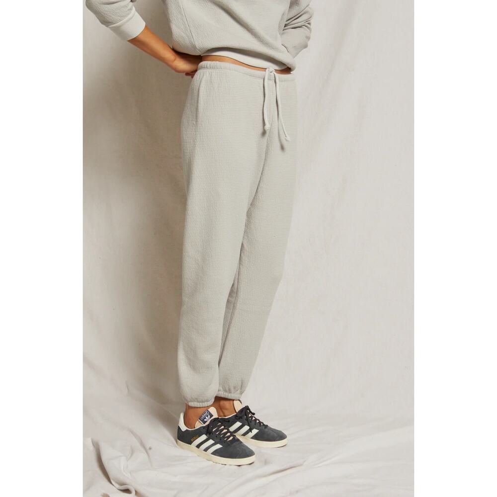 Perfectwhitetee Jones Joggers Chalk Color NWT XS - Picture 2 of 9